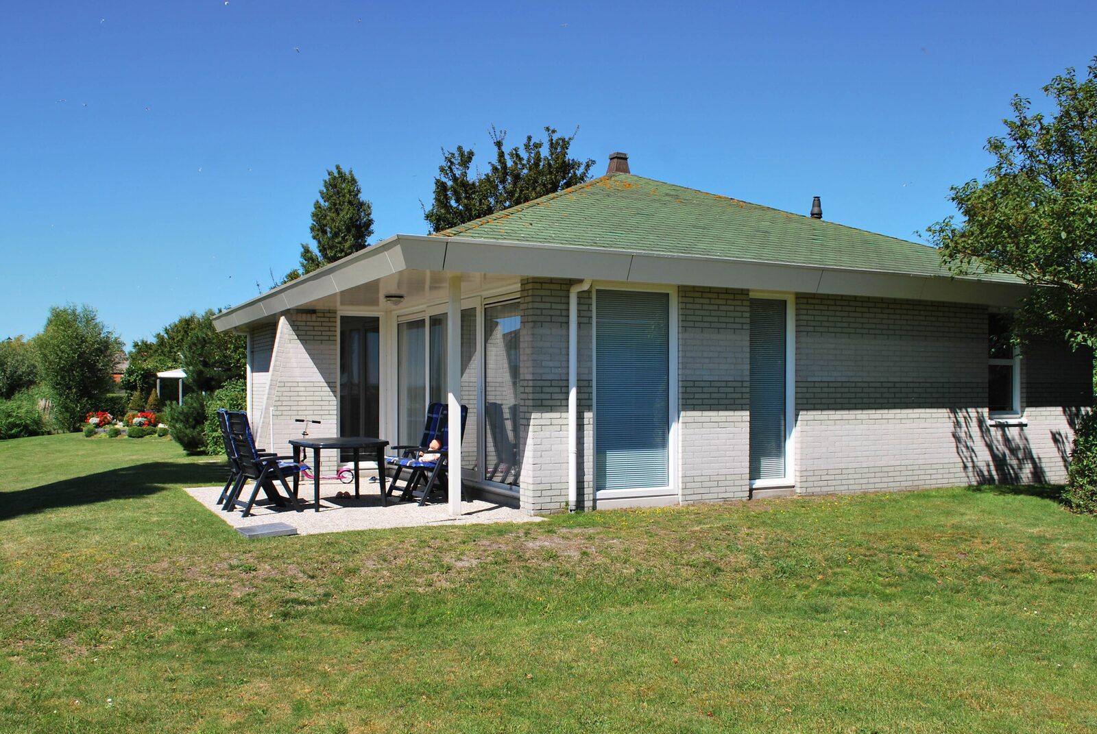 cover_Bungalow-aan-het-water-Makkum-Friesland-KN6__10_